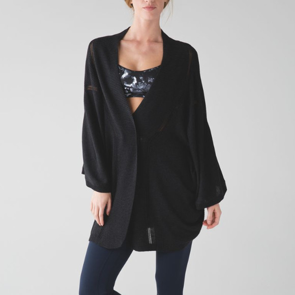 lululemon athletica Sweaters - Lululemon Breeze Easy Heathered Black Short Sleeve Wrap Sweater XS/S